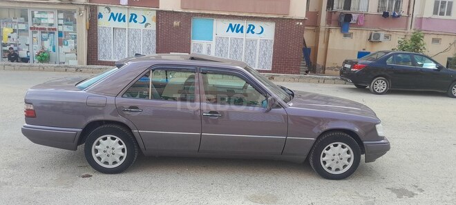 Mercedes 220 E 1993, 365,000 km - 2.2 l - Bakı
