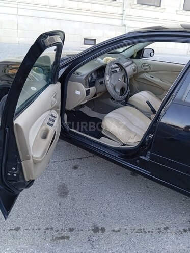 Nissan Sunny 2010, 380,000 km - 1.3 л - Sumqayıt