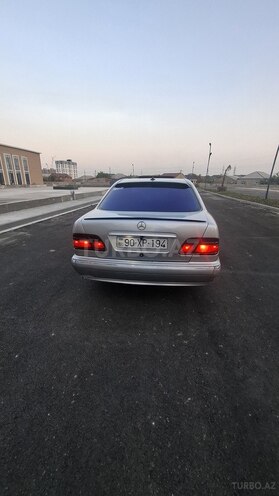 Mercedes E 220 2000, 320,000 km - 2.2 l - Bakı