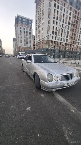 Mercedes E 220 2000, 320,000 km - 2.2 l - Bakı