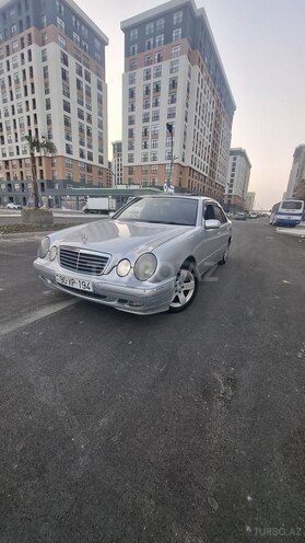 Mercedes E 220 2000, 320,000 km - 2.2 l - Bakı