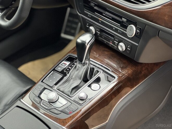 Audi A6 2015, 130,000 km - 3.0 l - Bakı
