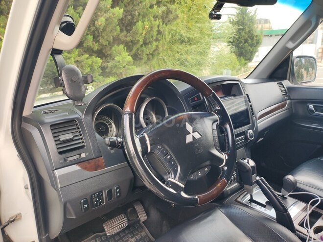 Mitsubishi Pajero 2011, 208,657 km - 3.5 l - Bakı