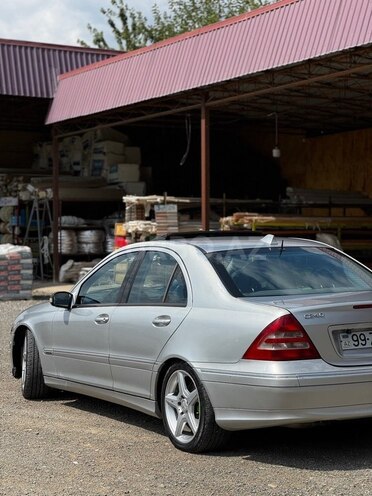 Mercedes C 240 2000, 440,000 km - 2.6 l - Qazax
