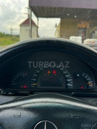 Mercedes C 240 2000, 440,000 km - 2.6 l - Qazax
