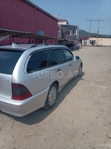 Mercedes C 220 2000, 670,050 km - 2.2 l - Astara