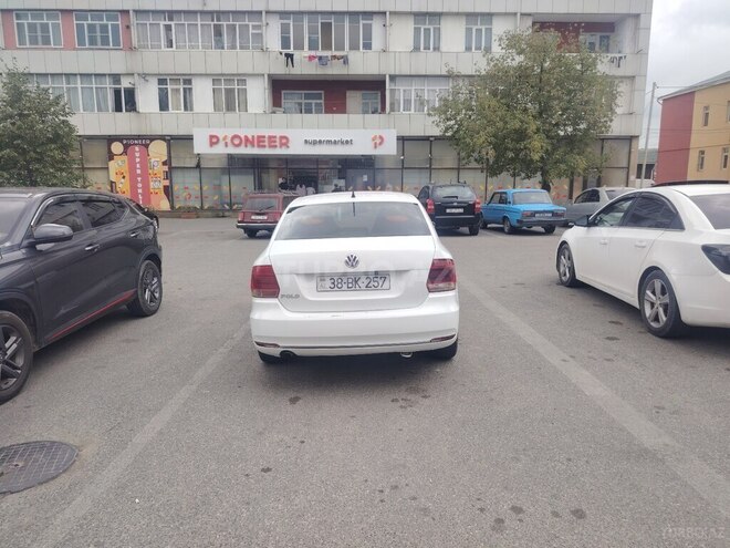 Volkswagen Polo 2018, 210,285 km - 1.6 л - Qusar