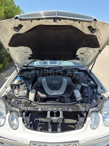 Mercedes E 350 2005, 318,000 km - 3.5 l - Bakı