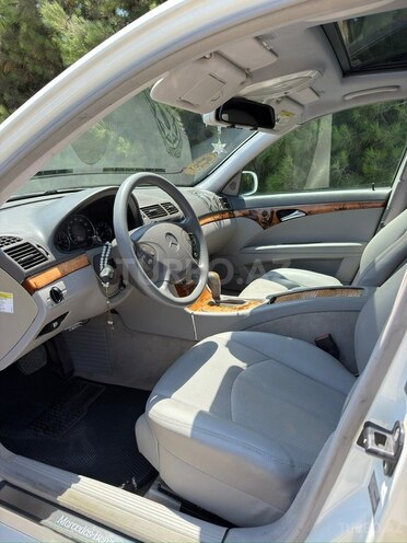Mercedes E 350 2005, 318,000 km - 3.5 l - Bakı