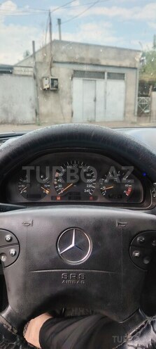 Mercedes E 200 1997, 608,000 km - 2.0 l - 