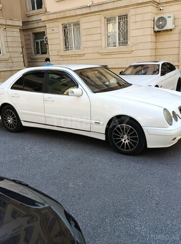 Mercedes E 220 2001, 450,000 km - 2.2 l - Biləsuvar