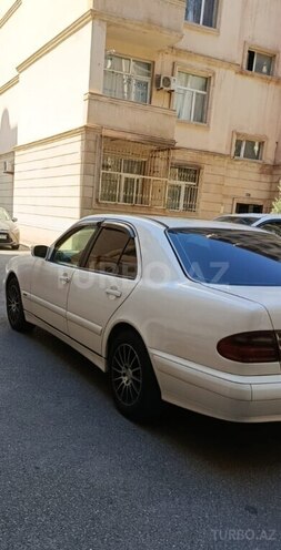 Mercedes E 220 2001, 450,000 km - 2.2 l - Biləsuvar