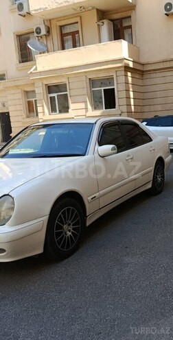 Mercedes E 220 2001, 450,000 km - 2.2 l - Biləsuvar