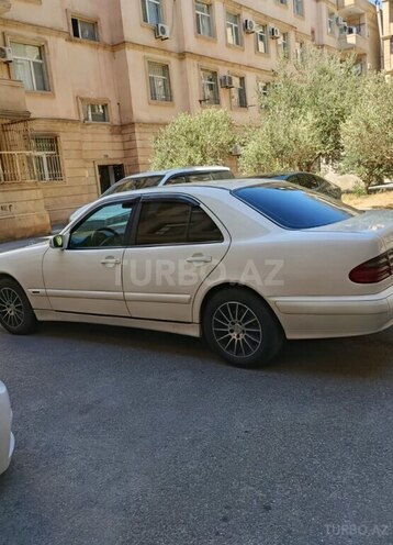Mercedes E 220 2001, 450,000 km - 2.2 l - Biləsuvar