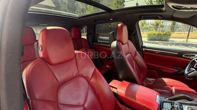 Porsche Cayenne Turbo 2016, 198,000 km - 4.8 л - Bakı
