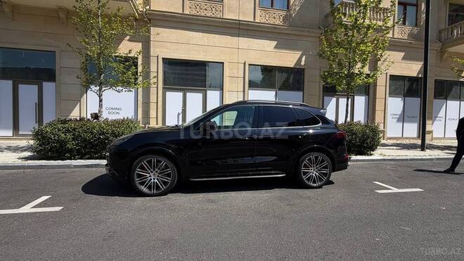 Porsche Cayenne Turbo 2016, 198,000 km - 4.8 л - Bakı
