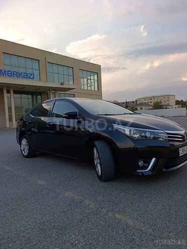 Toyota Corolla 2013, 301,402 km - 1.6 l - Salyan