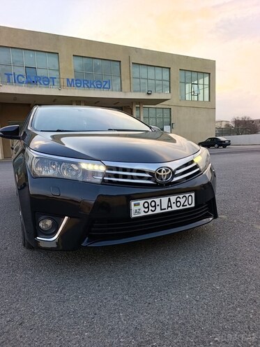 Toyota Corolla 2013, 301,402 km - 1.6 l - Salyan