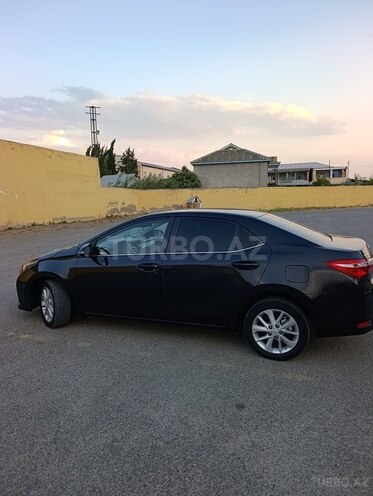 Toyota Corolla 2013, 301,402 km - 1.6 l - Salyan