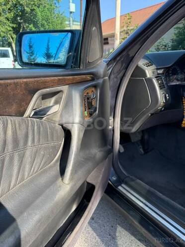 Mercedes E 320 1999, 495,000 km - 3.2 l - Bakı