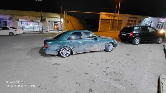 Mercedes C 200 1999, 300,000 km - 2.0 l - Bakı