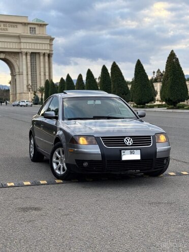 Volkswagen Passat 2003, 260,000 km - 1.8 л - Gəncə