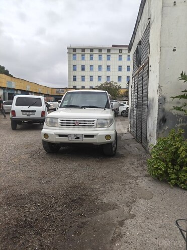 Mitsubishi Pajero io 2000, 326,200 km - 1.8 л - Bakı