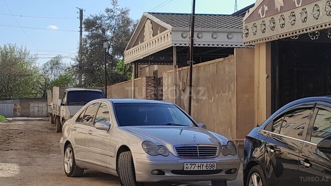 Mercedes C 230 2000, 340,000 km - 2.3 l - Salyan