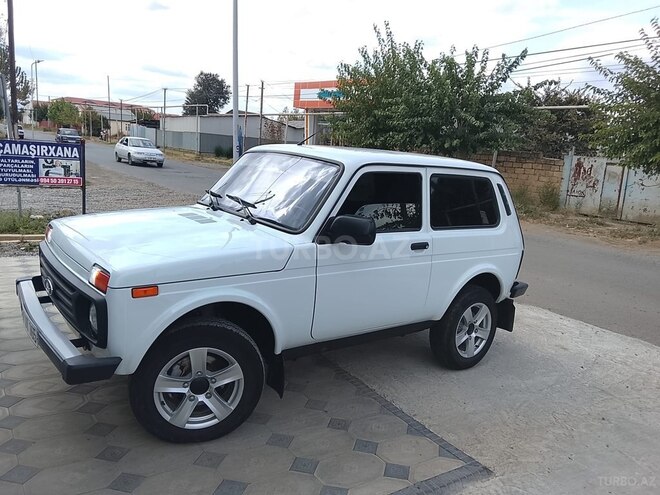 LADA (VAZ) Niva 2024, 39,000 km - 1.7 l - Yardımlı