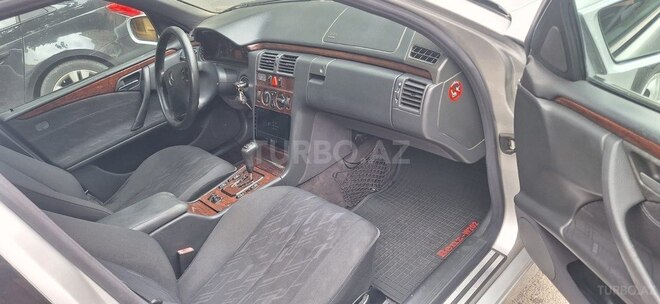 Mercedes E 220 1999, 465,000 km - 2.2 l - Bakı