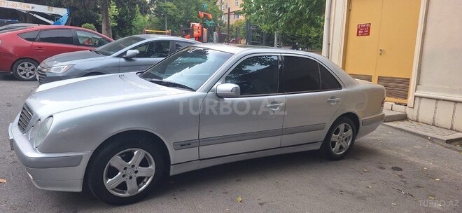 Mercedes E 220 1999, 465,000 km - 2.2 l - Bakı