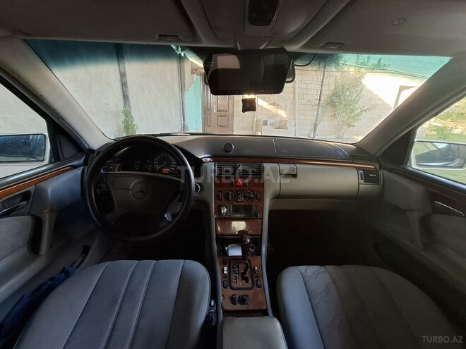 Mercedes E 240 1998, 525,000 km - 2.4 л - İsmayıllı