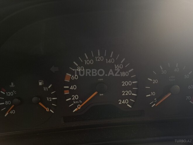 Mercedes E 240 1998, 525,000 km - 2.4 л - İsmayıllı
