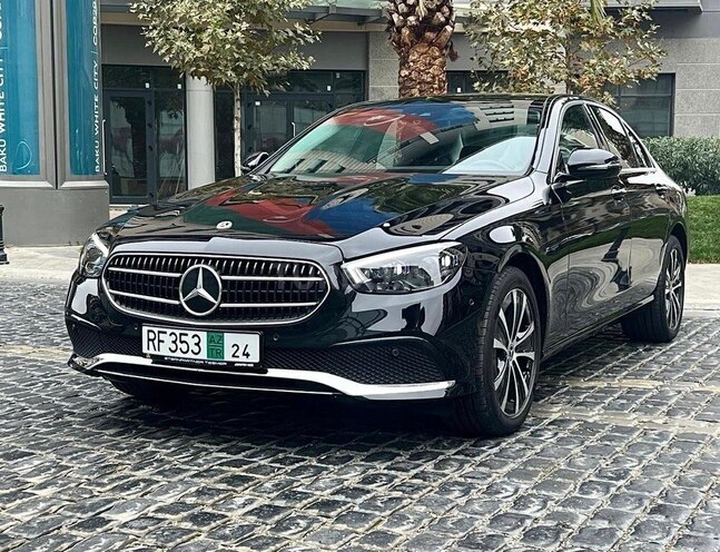 Mercedes E 300 e 2023, 27,000 km - 2.0 л - Bakı