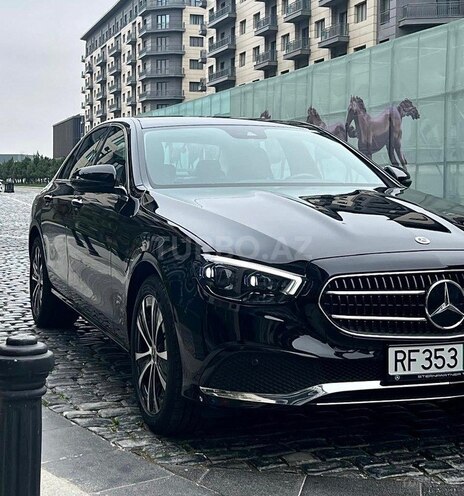 Mercedes E 300 e 2023, 27,000 km - 2.0 л - Bakı