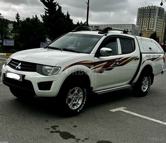 Mitsubishi L200 2011, 220,000 km - 2.5 l - Bakı