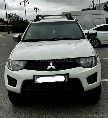 Mitsubishi L200 2011, 220,000 km - 2.5 l - Bakı