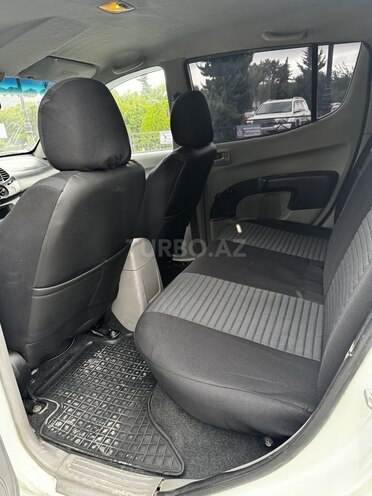 Mitsubishi L200 2011, 220,000 km - 2.5 l - Bakı