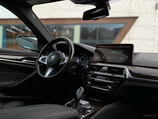 BMW 530e 2023, 77,000 km - 2.0 l - Bakı