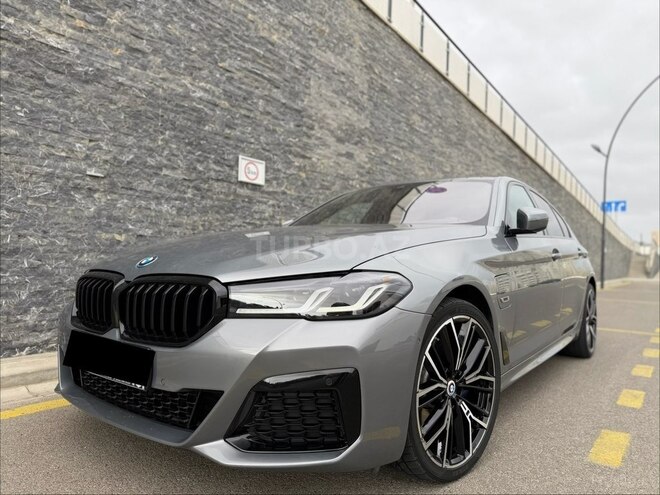 BMW 530e 2023, 77,000 km - 2.0 l - Bakı