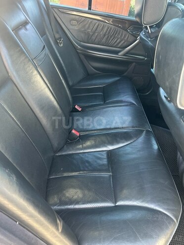 Mercedes E 220 2001, 397,000 km - 2.2 l - Bakı