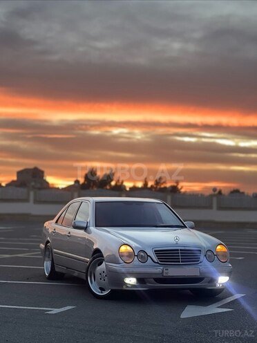 Mercedes E 220 2001, 397,000 km - 2.2 l - Bakı