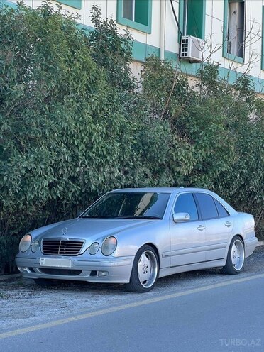 Mercedes E 220 2001, 397,000 km - 2.2 l - Bakı