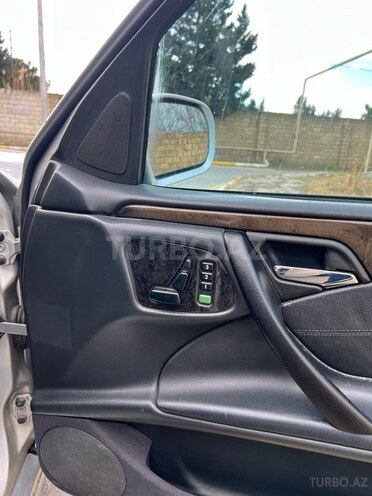 Mercedes E 220 2001, 397,000 km - 2.2 l - Bakı