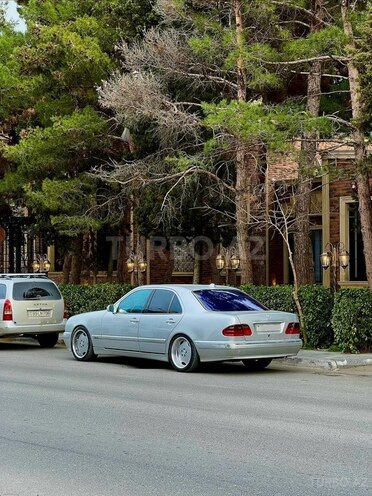 Mercedes E 220 2001, 397,000 km - 2.2 l - Bakı