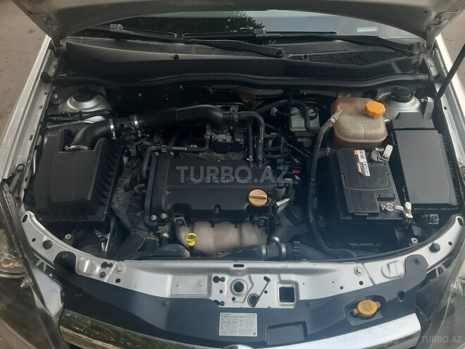 Opel Astra 2006, 300,000 km - 1.4 l - Gəncə