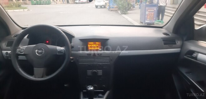 Opel Astra 2006, 300,000 km - 1.4 l - Gəncə