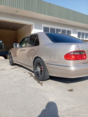 Mercedes E 240 1999, 187,930 km - 2.4 л - Şirvan