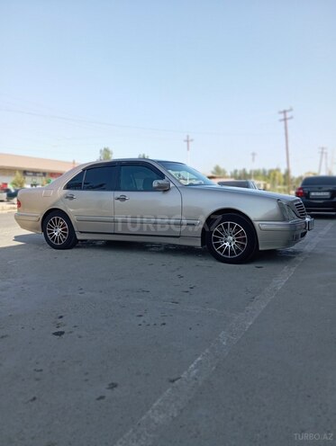 Mercedes E 240 1999, 187,930 km - 2.4 л - Şirvan