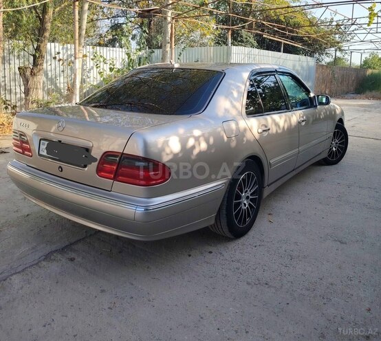 Mercedes E 240 1999, 187,930 km - 2.4 л - Şirvan